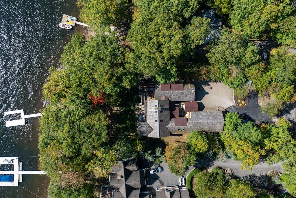 Lakefront 7BR Chalet - HOT TUB - Swanton