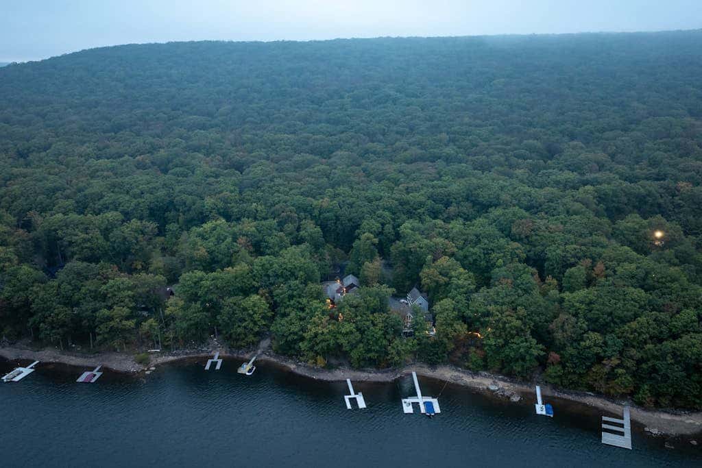 Lakefront 7BR Chalet - HOT TUB - Swanton