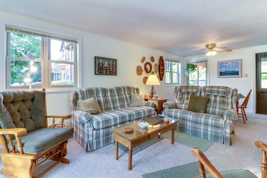 2BR - Cozy - Lakeside - Dock