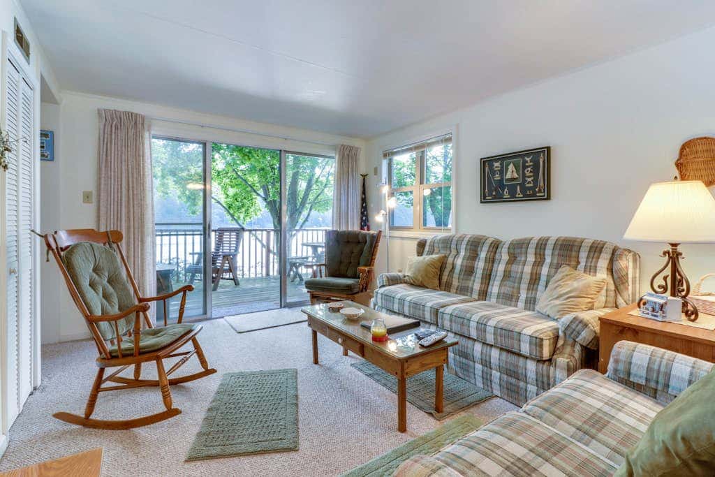 2BR - Cozy - Lakeside - Dock