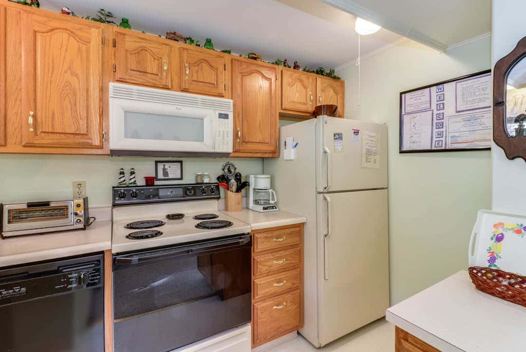 2BR - Cozy - Lakeside - Dock