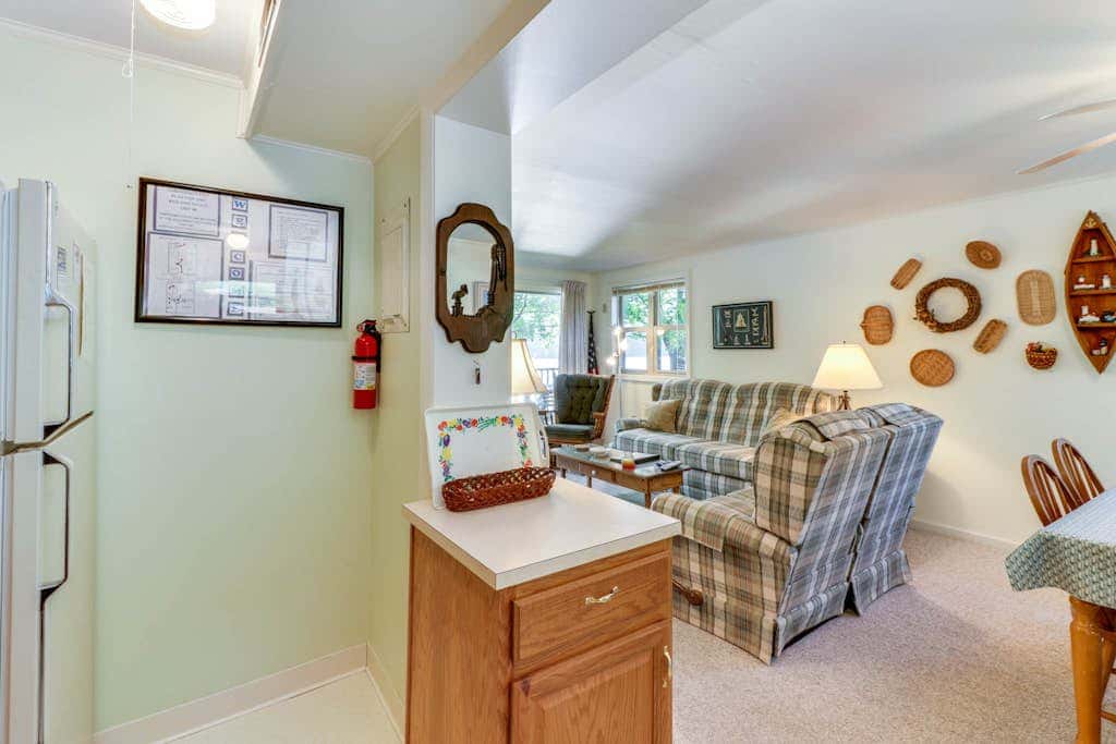2BR - Cozy - Lakeside - Dock