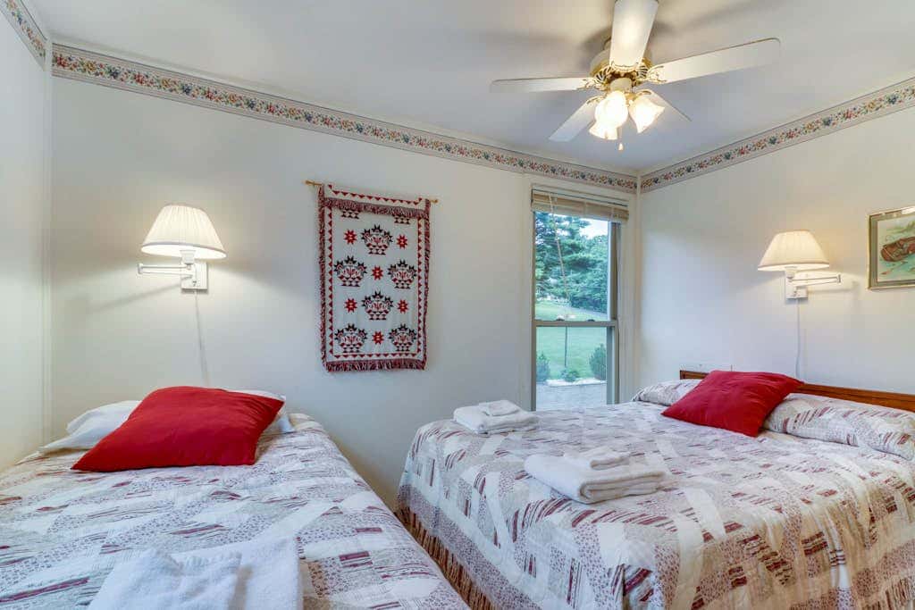 2BR - Cozy - Lakeside - Dock