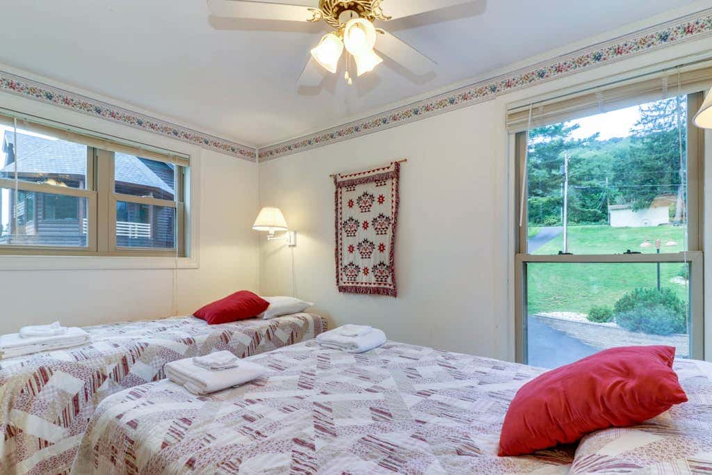 2BR - Cozy - Lakeside - Dock