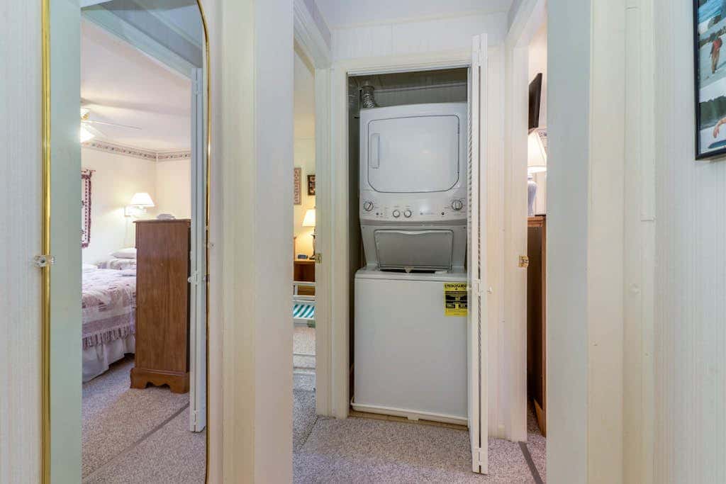 2BR - Cozy - Lakeside - Dock