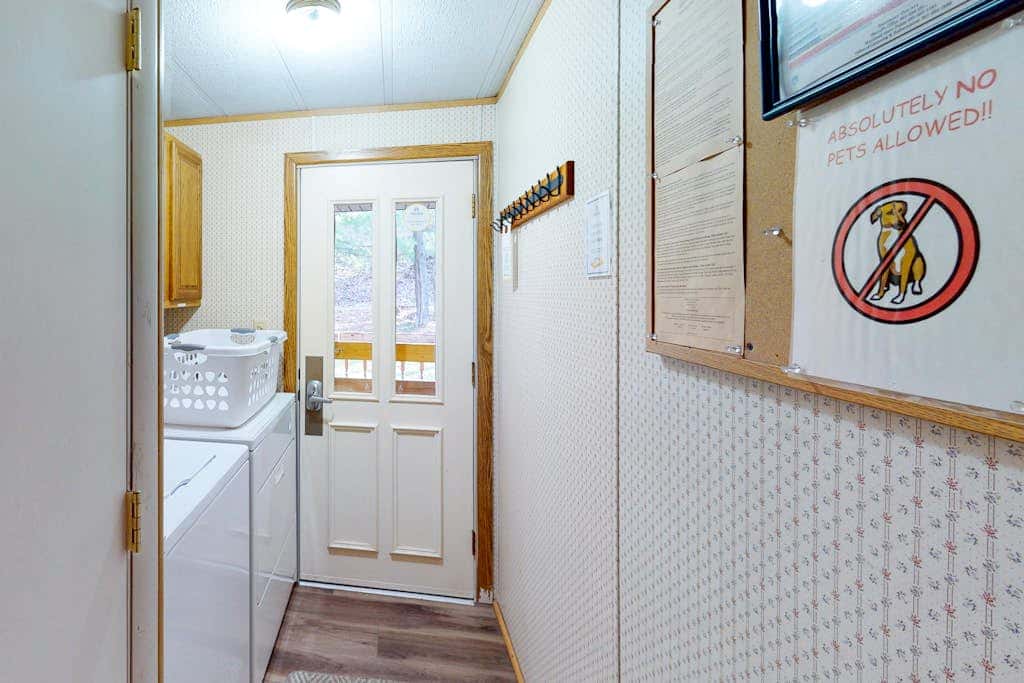 3BR - Cozy Cabin - Hot Tub