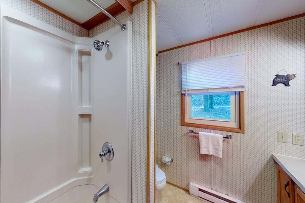 3BR - Cozy Cabin - Hot Tub