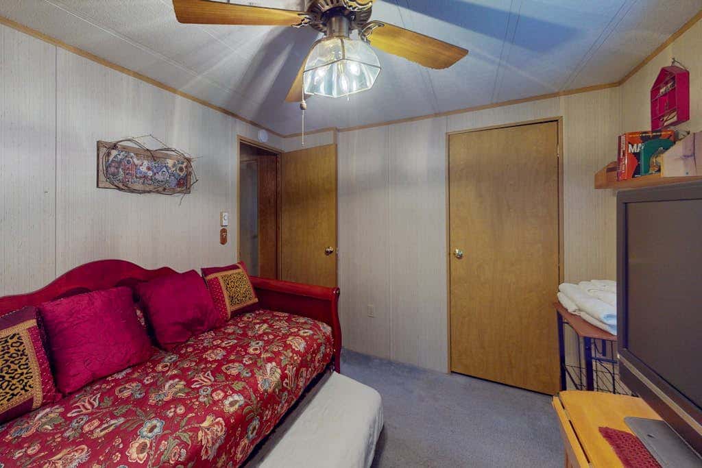 3BR - Cozy Cabin - Hot Tub