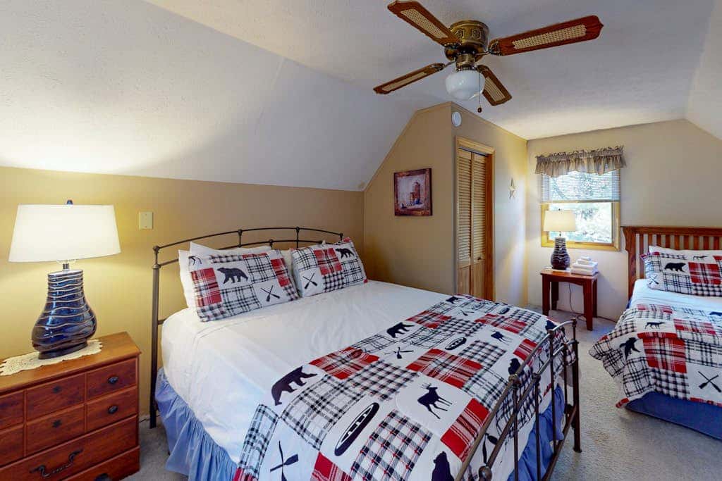 3BR - Cozy Cabin - Hot Tub