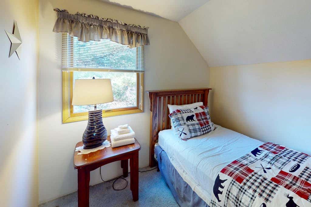 3BR - Cozy Cabin - Hot Tub