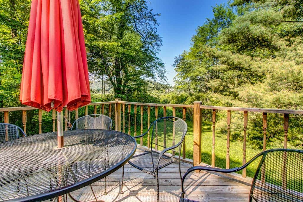 3BR - Cozy Cabin - Hot Tub
