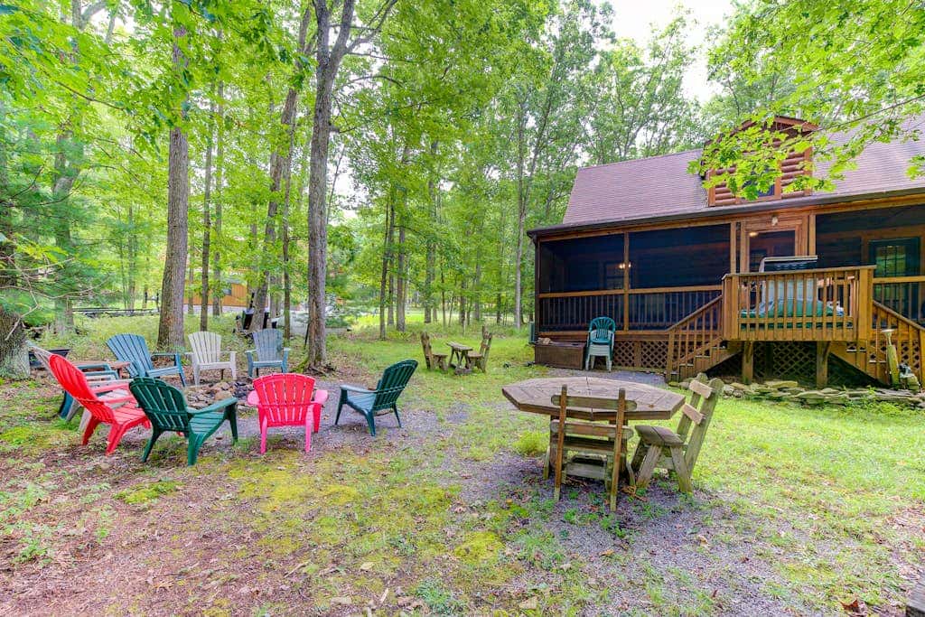 3BR - Cozy Log Cabin - Hot Tub