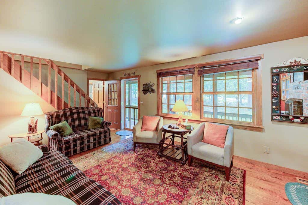 3BR - Cozy Log Cabin - Hot Tub