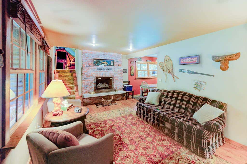 3BR - Cozy Log Cabin - Hot Tub