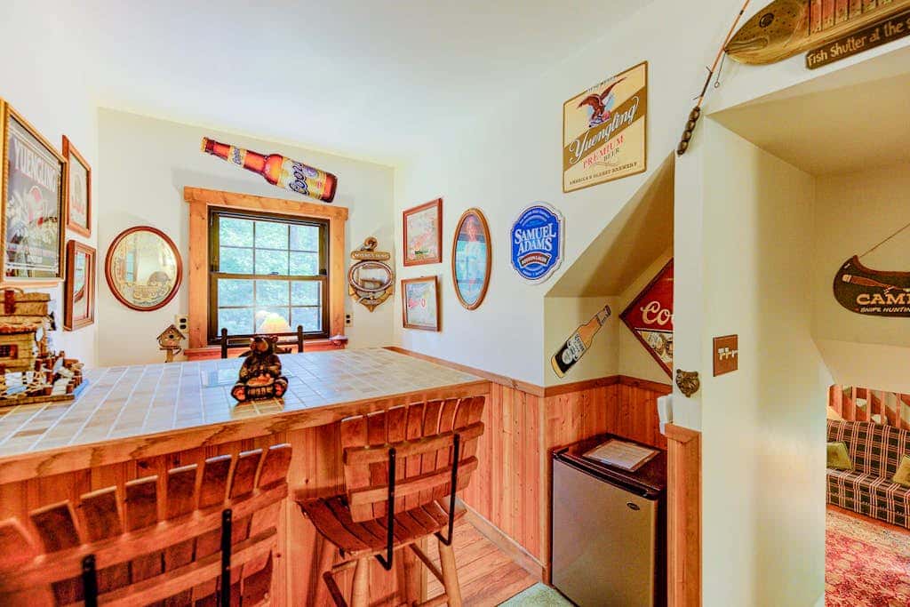 3BR - Cozy Log Cabin - Hot Tub