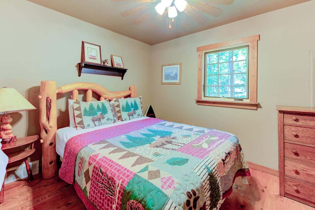 3BR - Cozy Log Cabin - Hot Tub