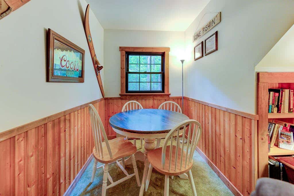 3BR - Cozy Log Cabin - Hot Tub