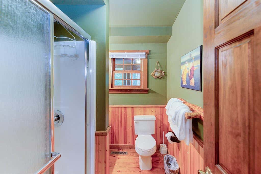 3BR - Cozy Log Cabin - Hot Tub