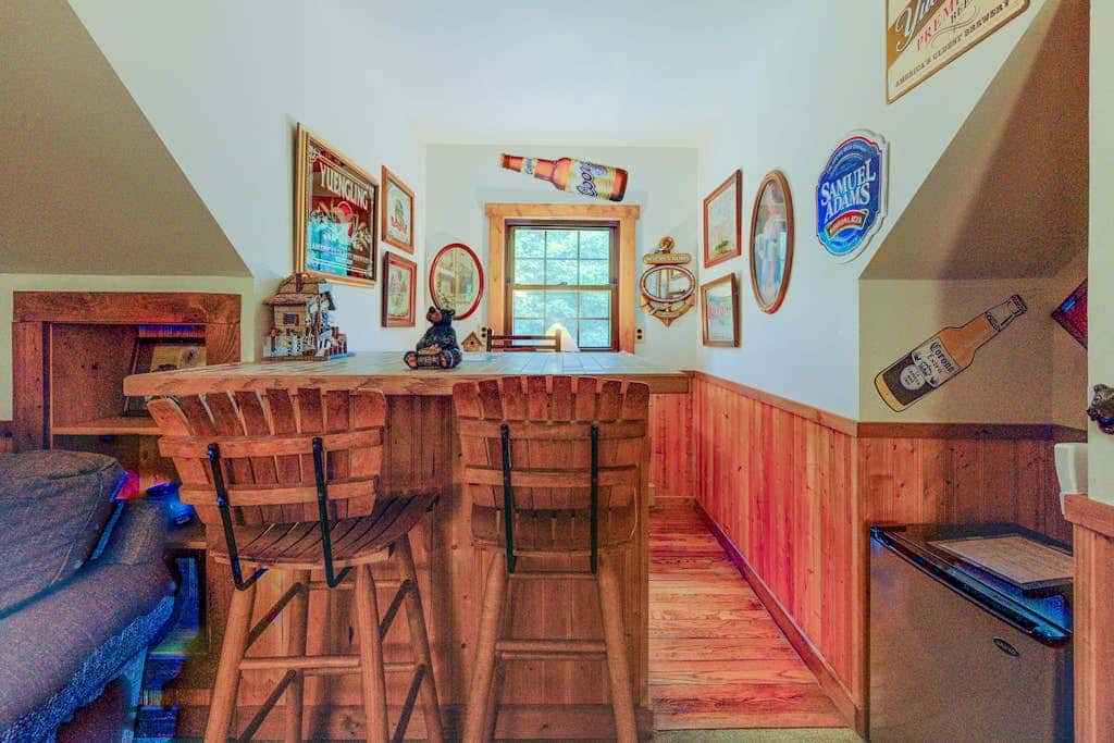 3BR - Cozy Log Cabin - Hot Tub