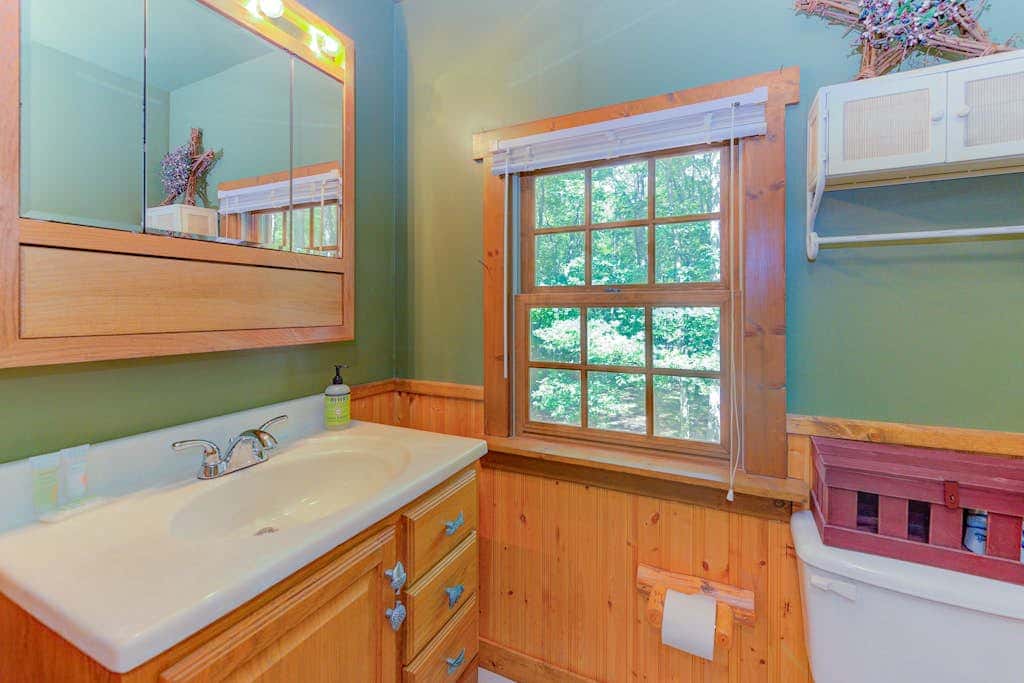 3BR - Cozy Log Cabin - Hot Tub