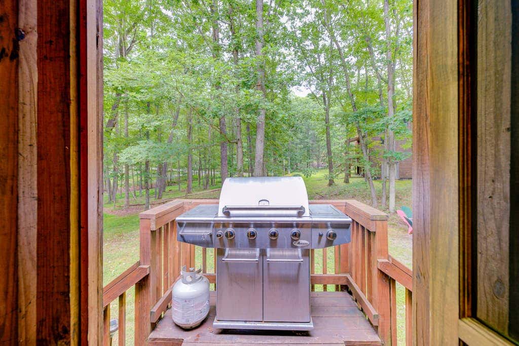 3BR - Cozy Log Cabin - Hot Tub