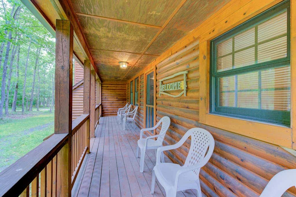 3BR - Cozy Log Cabin - Hot Tub
