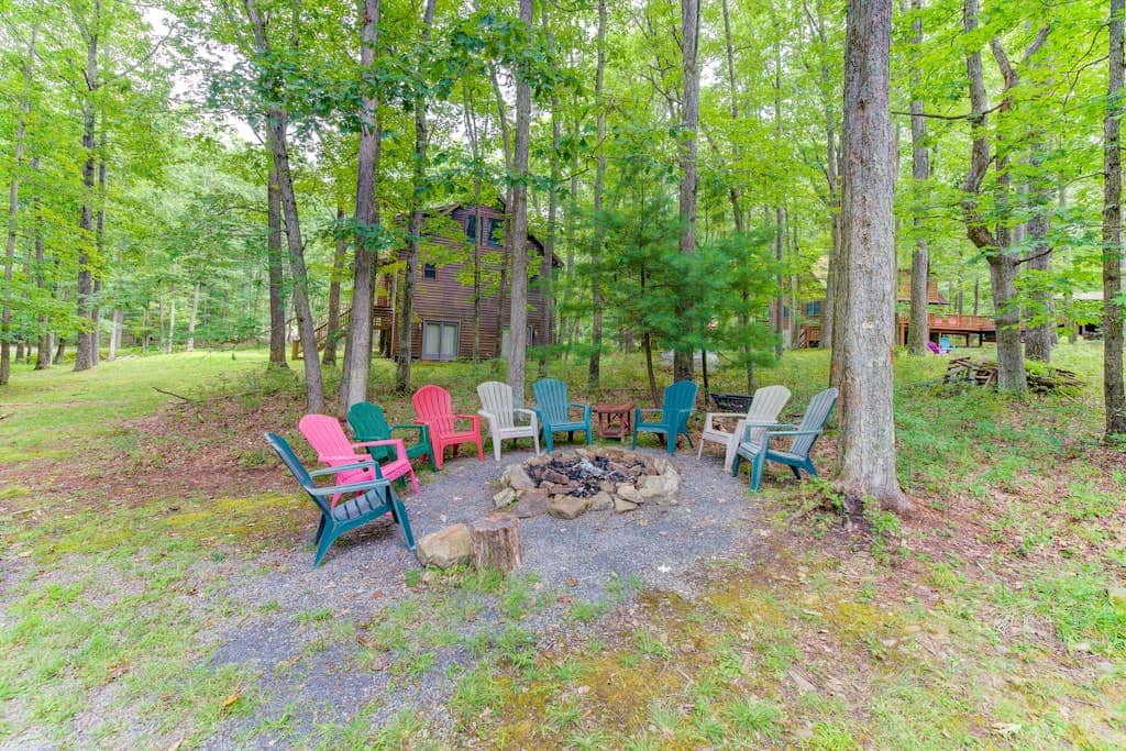 3BR - Cozy Log Cabin - Hot Tub