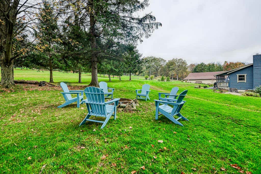 Charming 3BR Cabin - POND VIEW - McHenry