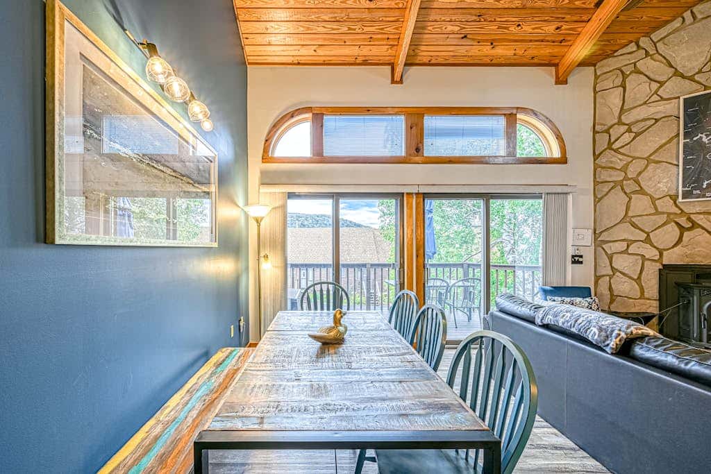 Modern Charming 3BR Condo - LAKE VIEW - McHenry