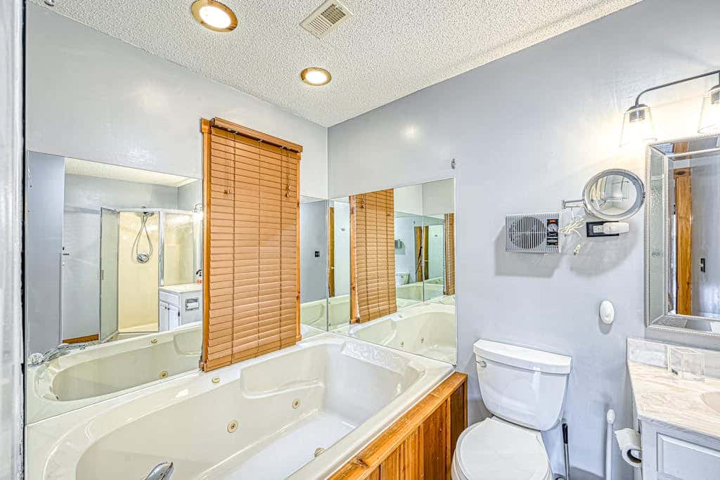 Modern Charming 3BR Condo - LAKE VIEW - McHenry