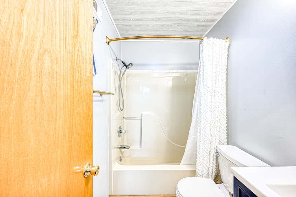 Modern Charming 3BR Condo - LAKE VIEW - McHenry