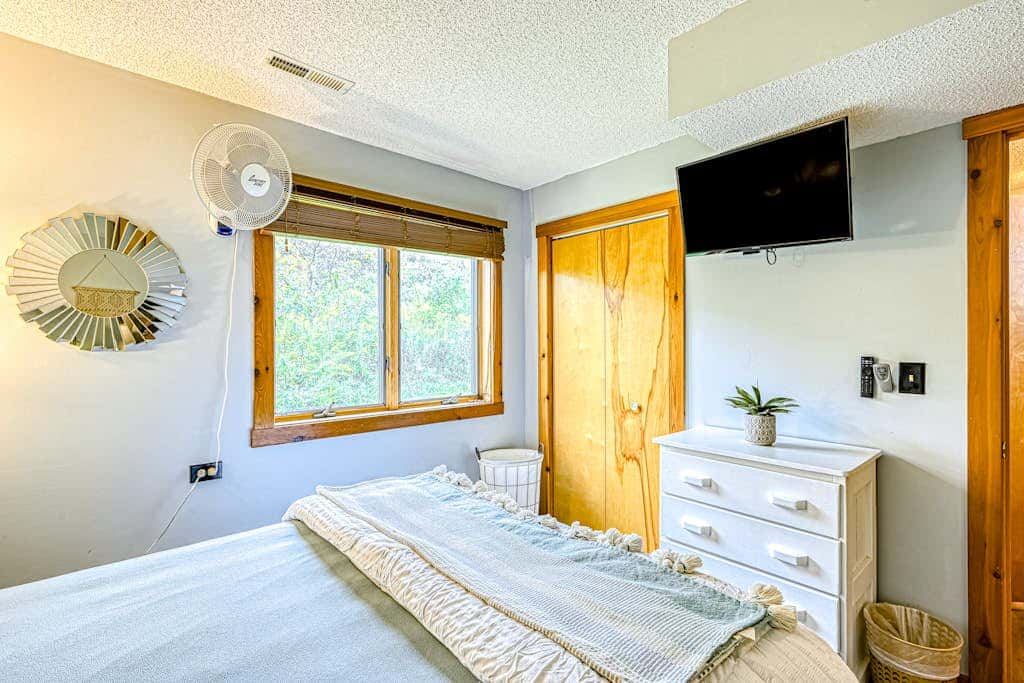 Modern Charming 3BR Condo - LAKE VIEW - McHenry