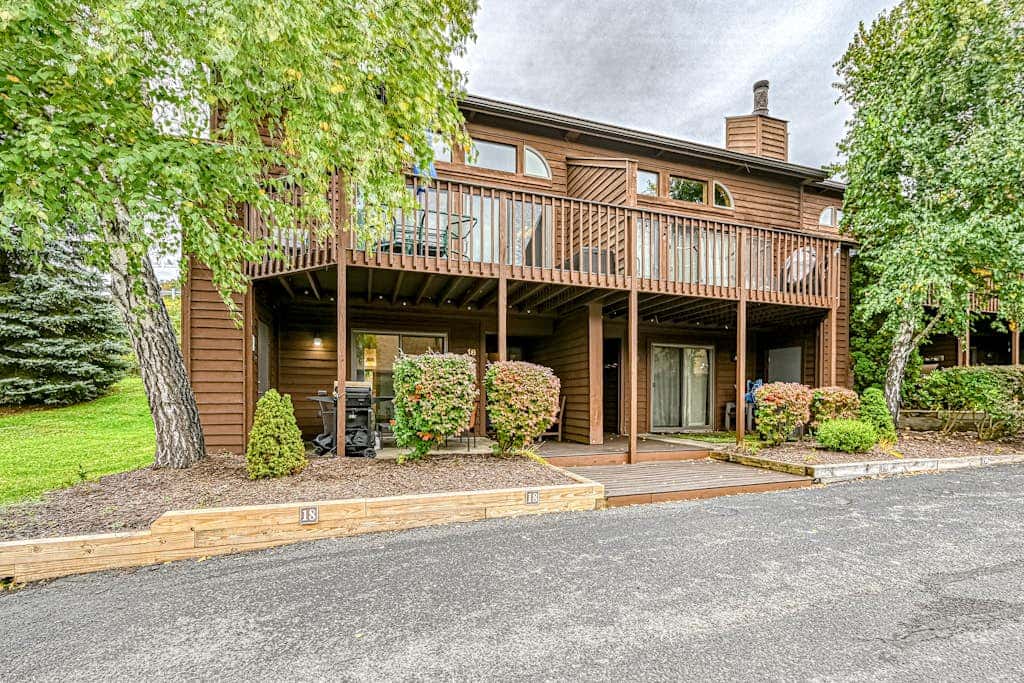 Modern Charming 3BR Condo - LAKE VIEW - McHenry
