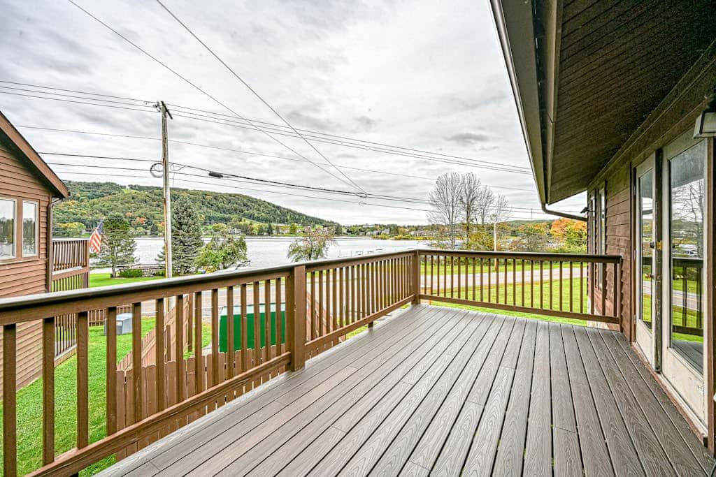 Modern Charming 3BR Condo - LAKE VIEW - McHenry