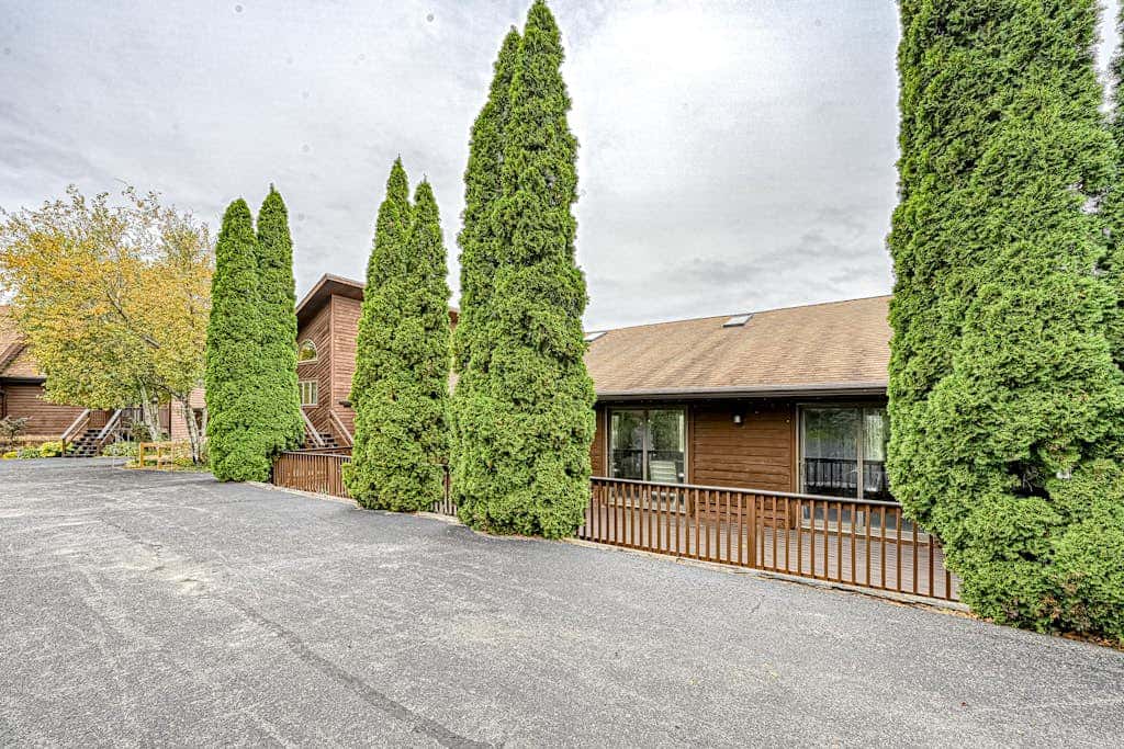 Modern Charming 3BR Condo - LAKE VIEW - McHenry