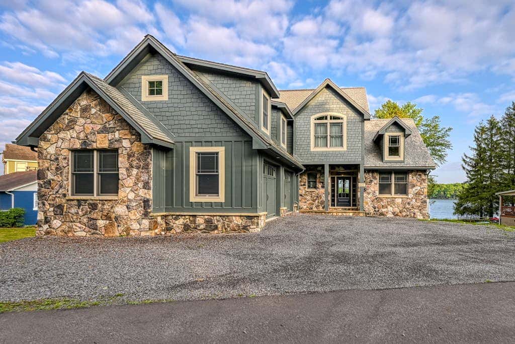 Rustic 3BR Condo - LAKE VIEW - Swanton