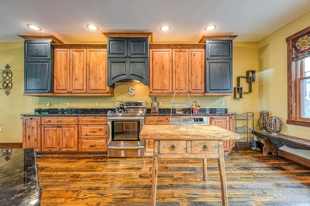 Rustic 3BR Condo - LAKE VIEW - Swanton