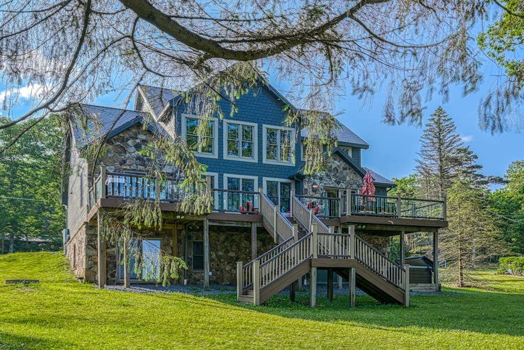 Rustic 3BR Condo - LAKE VIEW - Swanton