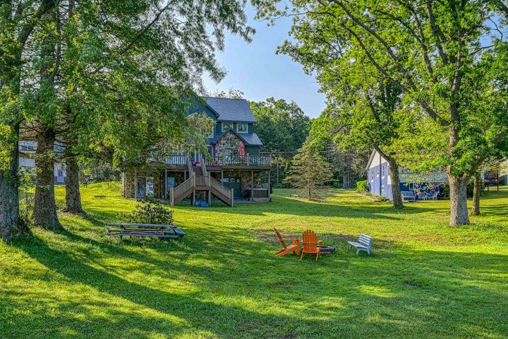 Rustic 3BR Condo - LAKE VIEW - Swanton