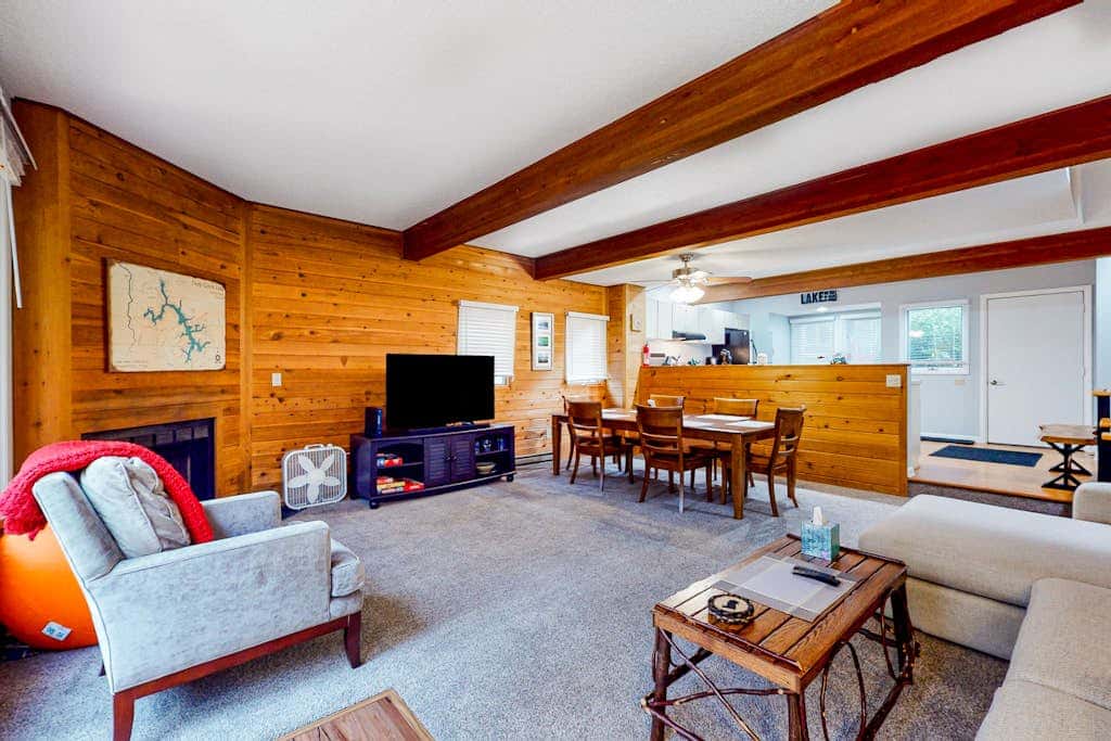 Woodsy 2BR Townhome- SKI VIEW - McHenry