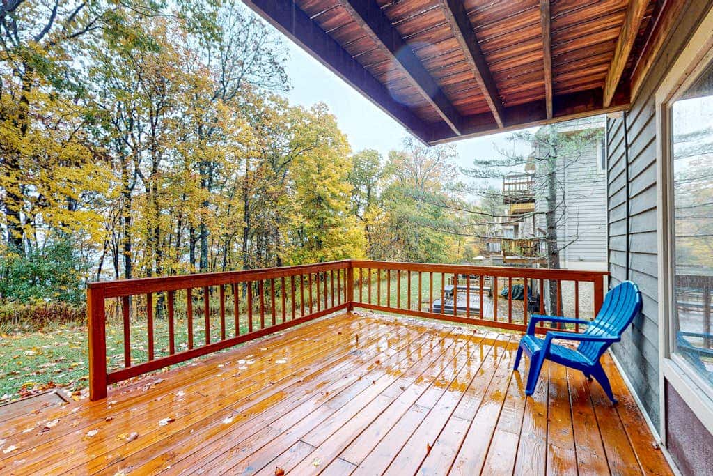 Woodsy 2BR Townhome- SKI VIEW - McHenry
