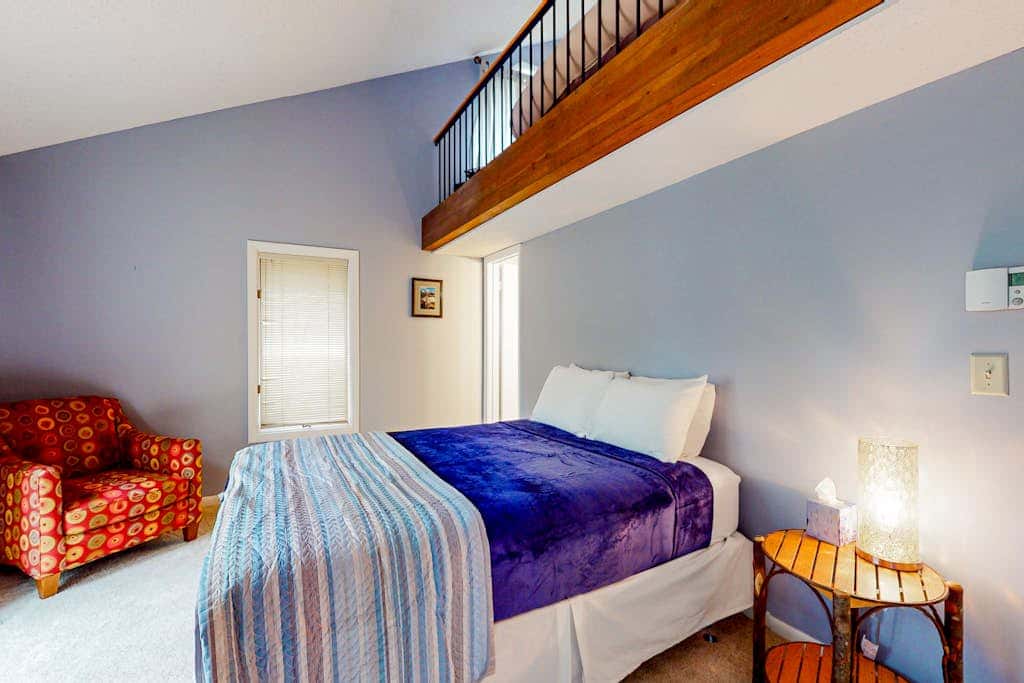 Woodsy 2BR Townhome- SKI VIEW - McHenry