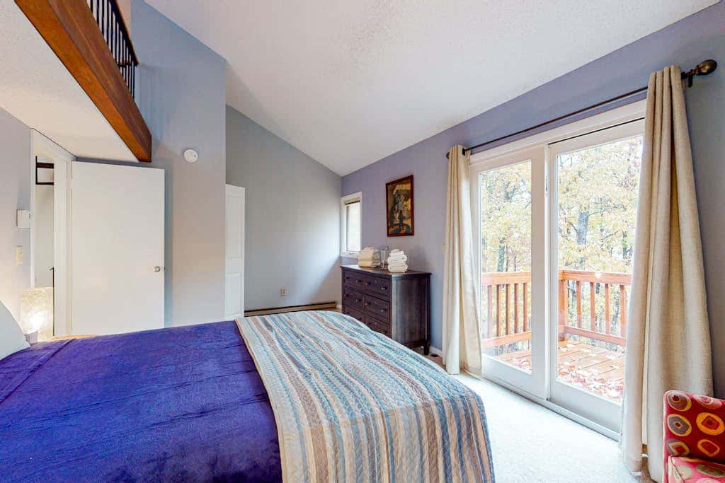 Woodsy 2BR Townhome- SKI VIEW - McHenry