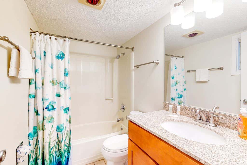 Woodsy 2BR Townhome- SKI VIEW - McHenry