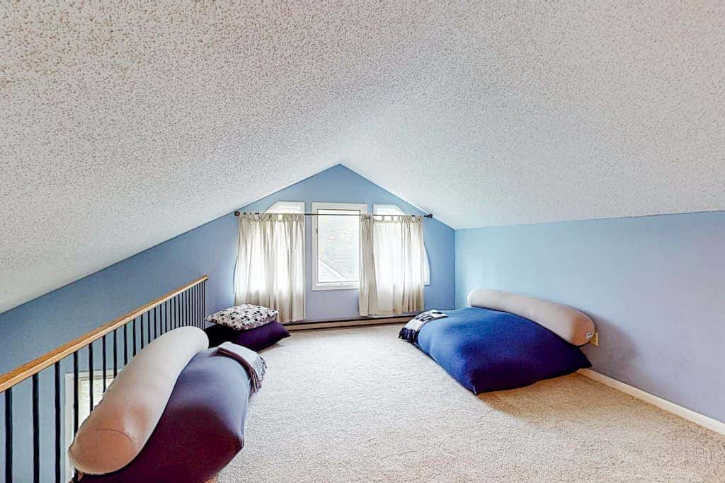 Woodsy 2BR Townhome- SKI VIEW - McHenry