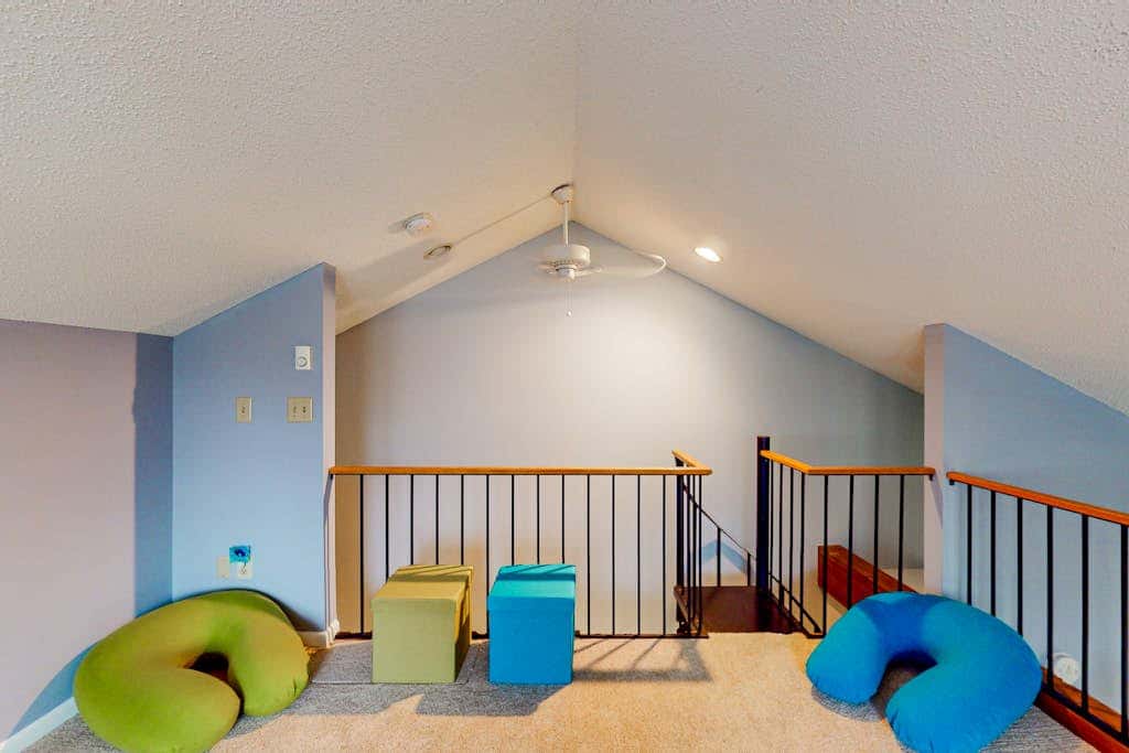 Woodsy 2BR Townhome- SKI VIEW - McHenry