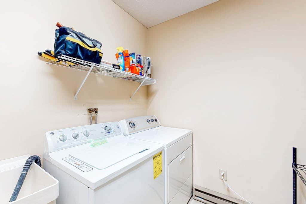 Woodsy 2BR Townhome- SKI VIEW - McHenry