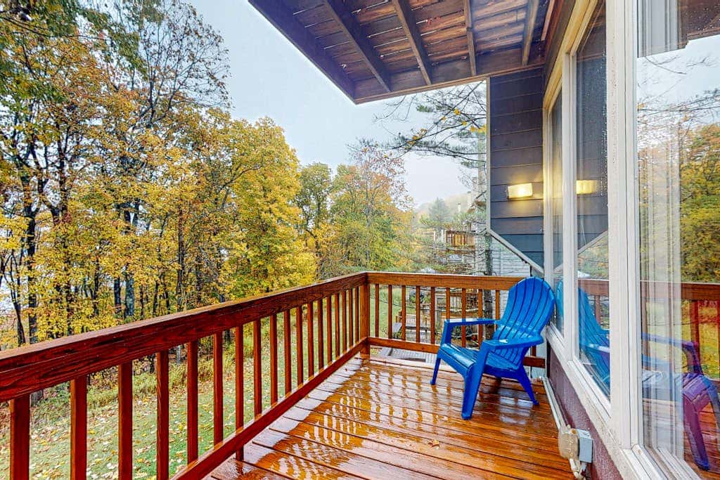 Woodsy 2BR Townhome- SKI VIEW - McHenry