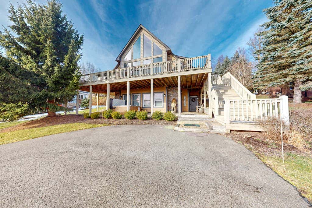 5BR - Chalet - Hot Tub