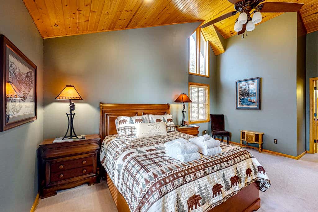 5BR - Chalet - Hot Tub